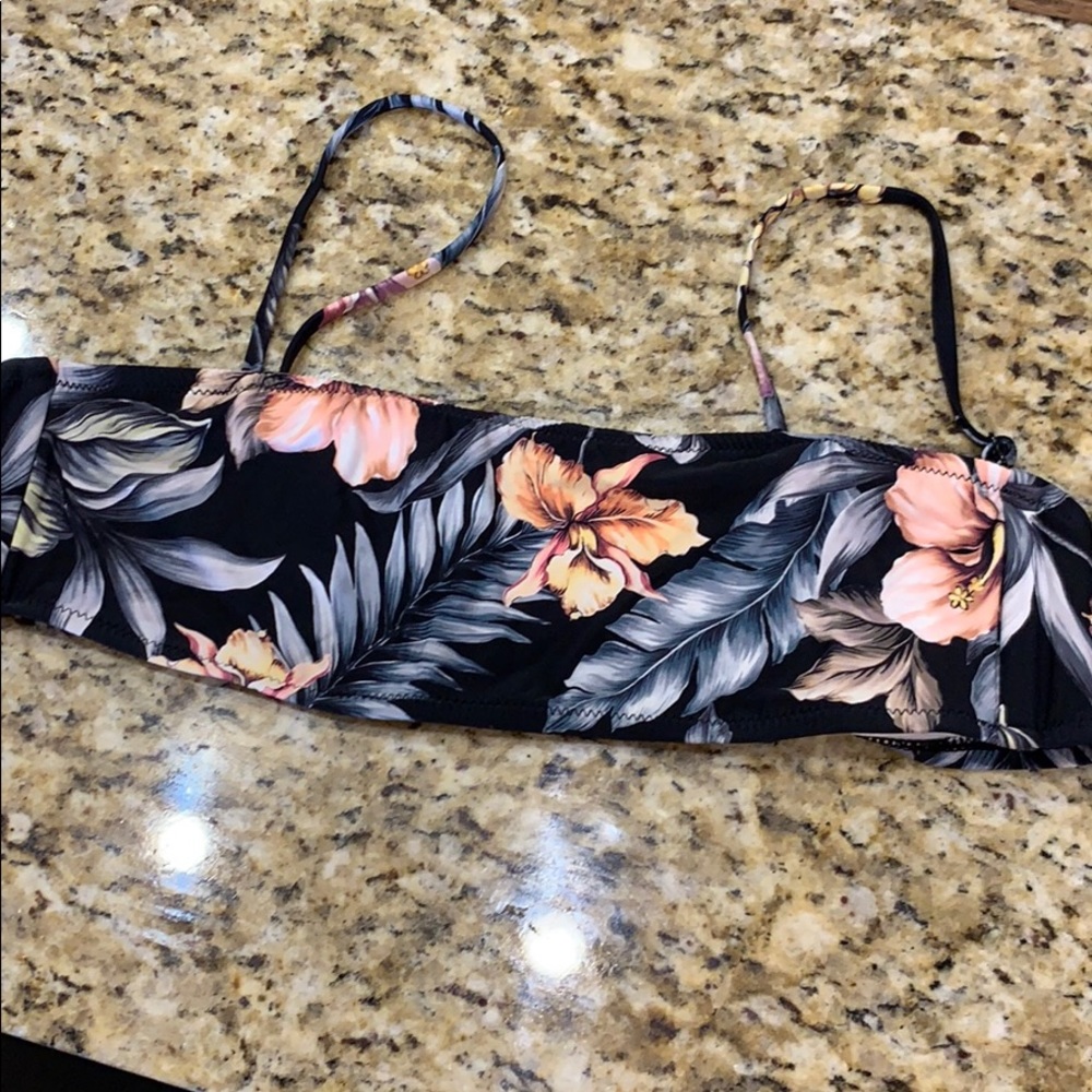 Like new floral bikini top